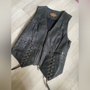 Harley Davidson women’s  lace up leather vest large medium